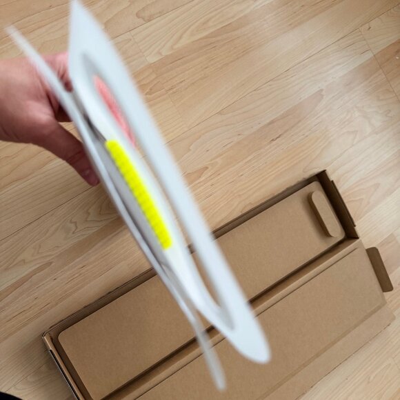 Apple iPhone Pocket by ISSEY MIYAKE - Short - Yellow / Lemon [Limited Edition] - Picture 4 of 15